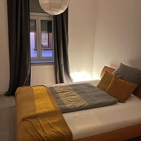 Schmuckstueck An Der Wormser Stadtmauer